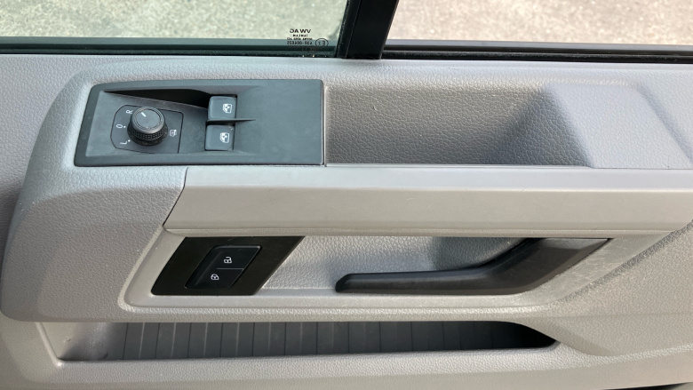 Volkswagen Crafter Cr35 Lwb Diesel 2.0 TDI 140PS Trendline High Roof Van Auto